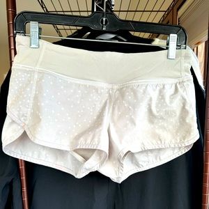 Lululemon Speed Up Low Rise2.5” Lined Shorts Size 4